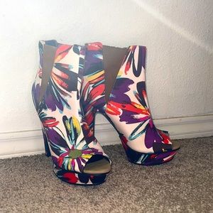Size 9, Michael Antonio Heels